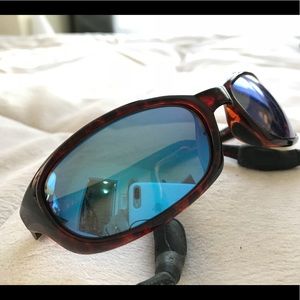 Like-new men’s sunglasses